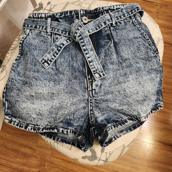 STS Blue Pants - Denim Acid Wash Shorts Sz 26 Hi Waist/ Elastic On Back/ Front Tie/ Pockets